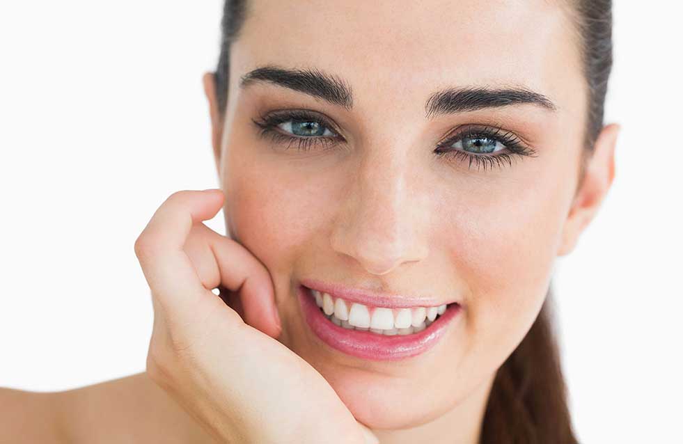 woman wearing contact lenses